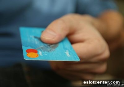 电子游艺场所玩家必读：英雄联盟银行卡转账延迟如何高效解决？