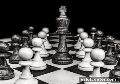 电子游艺场所中的国际象棋开局流派：从古典浪漫到AI时代的策略进化
