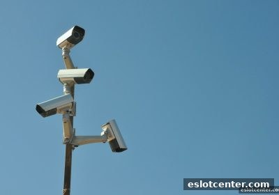 在电子游艺场所中，如何系统性地剖析与衡量推荐好友奖励机制